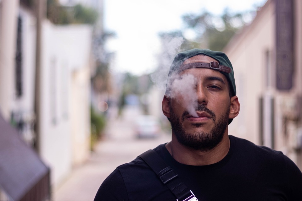 Vaping vs. Smoking: What You Need to Know for Your Health